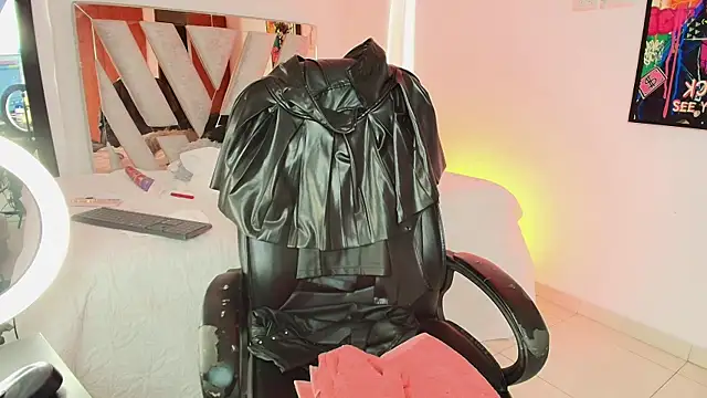 Snapshot of Ebonynaughty chatting on November 9, 2025, 3:27 pm Ebonynaughty online show from November 9, 2025, 3:27 pm