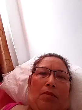 Snapshot of Cessi50 chatting on May 17, 2026, 3:34 pm Cessi50 online show from May 17, 2026, 3:34 pm