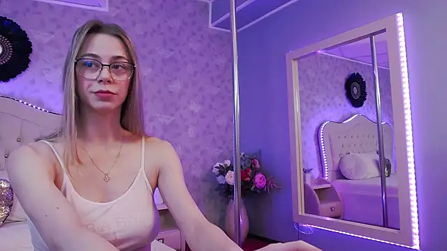 GracieCute online show from February 26, 2025, 4:19 am
