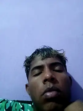 Snapshot of Mack_tom chatting on December 19, 2025, 5:54 am Mack tom online show from December 19, 2025, 5:54 am