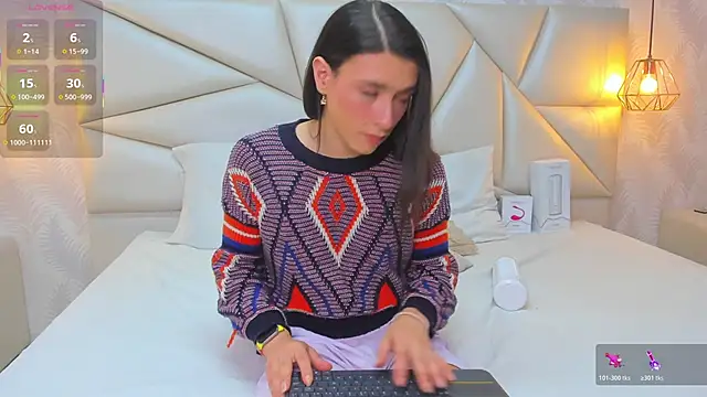 Snapshot of laurettedela_rouse chatting on November 1, 2025, 12:21 pm laurettedela rouse online show from November 1, 2025, 12:21 pm