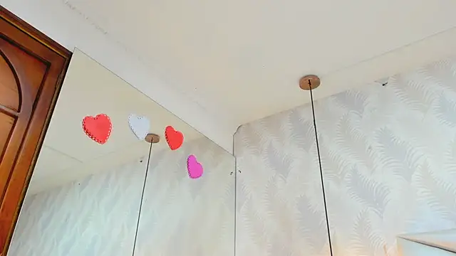 laurettedela rouse online show from November 27, 2025, 10:27 am