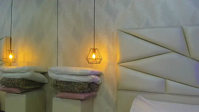 laurettedela rouse online show from December 5, 2025, 10:03 am