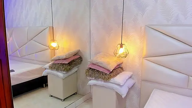 laurettedela rouse online show from December 14, 2025, 9:59 am