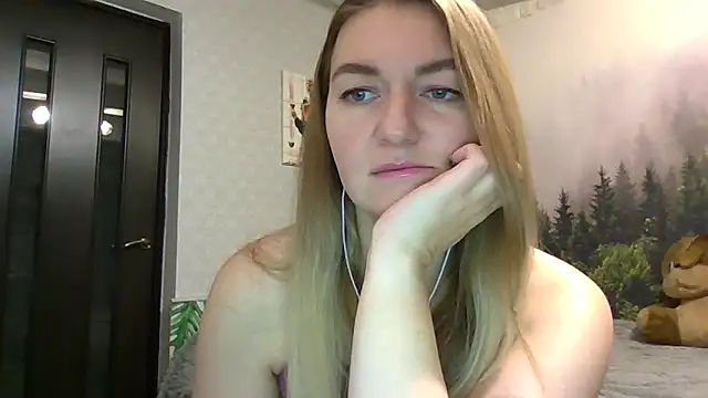 Snapshot of CandyOLimeX chatting on December 18, 2025, 10:13 pm CandyOLimeX online show from December 18, 2025, 10:13 pm