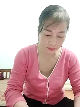 Snapshot of Kiuwi-omao chatting on November 5, 2025, 4:26 am Kiuwi-omao online show from November 5, 2025, 4:26 am