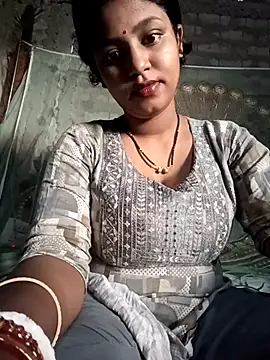 Snapshot of Yummytomy chatting on November 1, 2025, 9:47 am Yummytomy online show from November 1, 2025, 9:47 am