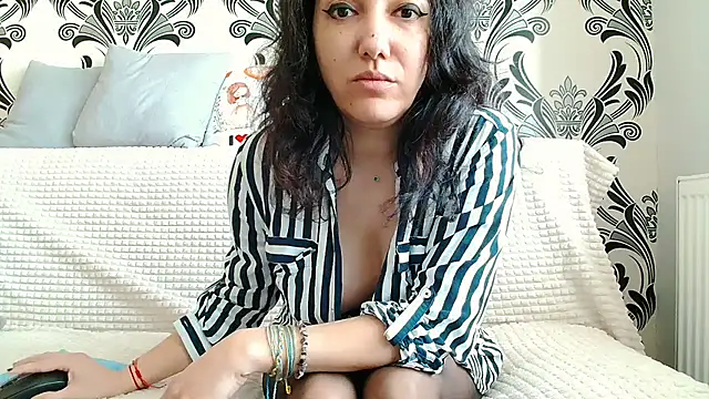 Snapshot of CharmingPearl chatting on March 3, 2026, 7:37 am CharmingPearl online show from March 3, 2026, 7:37 am