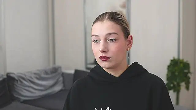 BlushVenom online show from November 7, 2025, 5:17 pm