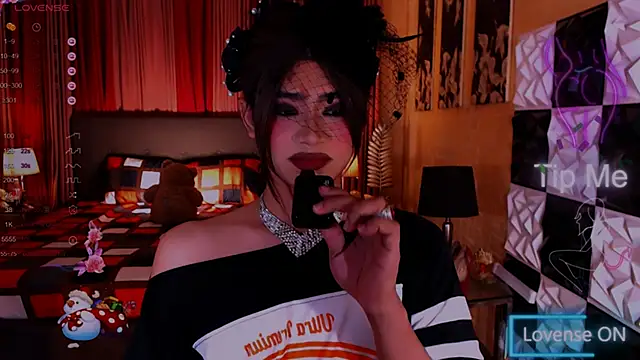 AthisaMooreTS online show from January 17, 2026, 8:01 pm