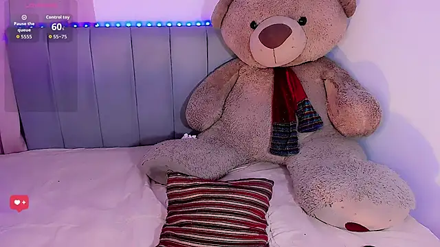 Snapshot of SexyNaza_1 chatting on April 5, 2026, 11:55 pm SexyNaza 1 online show from April 5, 2026, 11:55 pm