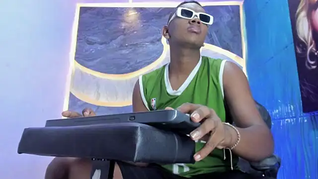 Snapshot of the_hot_boy0 chatting on November 6, 2025, 12:31 pm the hot boy0 online show from November 6, 2025, 12:31 pm