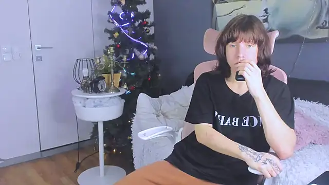 CutieKai  online show from January 12, 2026, 10:14 pm