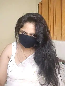 Snapshot of mouni499 chatting on June 15, 2026, 5:01 pm mouni499 online show from June 15, 2026, 5:01 pm