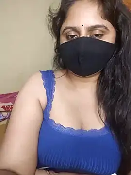 Snapshot of mouni499 chatting on June 18, 2026, 9:42 pm mouni499 online show from June 18, 2026, 9:42 pm