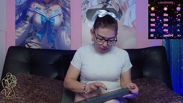 ESTEFANIA 344 online show from June 18, 2026, 4:12 pm