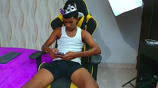 Snapshot of Boy_savoy chatting on November 6, 2025, 7:40 pm Boy savoy online show from November 6, 2025, 7:40 pm