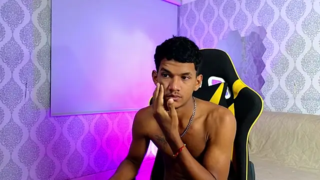 Snapshot of Boy_savoy chatting on December 2, 2025, 7:21 am Boy savoy online show from December 2, 2025, 7:21 am