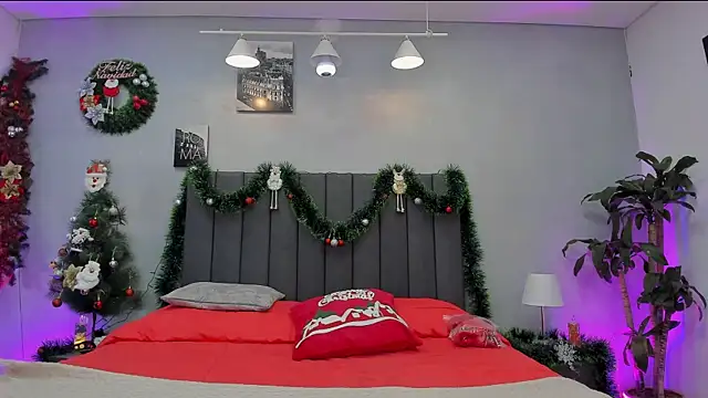 Snapshot of maddy__moon chatting on December 5, 2025, 3:27 am maddy moon online show from December 5, 2025, 3:27 am