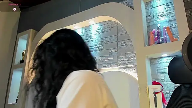 Karla 61 online show from November 7, 2025, 8:02 pm