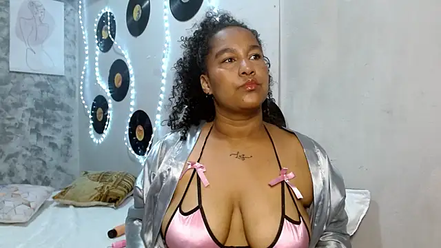 Ambar foxy online show from February 13, 2026, 7:58 pm