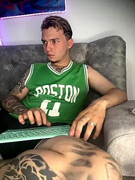 Snapshot of Nick_orion chatting on November 26, 2025, 1:33 pm Nick orion online show from November 26, 2025, 1:33 pm