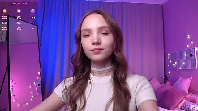 Snapshot of Adria_Arjona chatting on May 9, 2026, 7:34 am Adria Arjona online show from May 9, 2026, 7:34 am