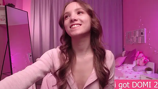 Snapshot of Adria_Arjona chatting on May 19, 2026, 7:48 am Adria Arjona online show from May 19, 2026, 7:48 am