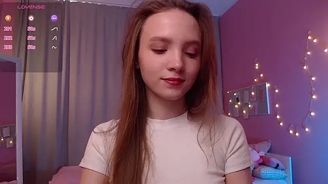 Snapshot of Adria_Arjona chatting on April 21, 2026, 7:37 am Adria Arjona online show from April 21, 2026, 7:37 am