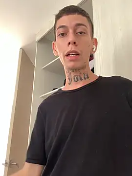 Snapshot of Who-am-I-201 chatting on November 2, 2025, 5:51 pm Who-am-I-201 online show from November 2, 2025, 5:51 pm