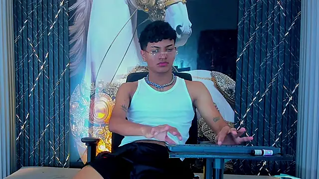 Yilmer hot online show from November 2, 2025, 7:02 am