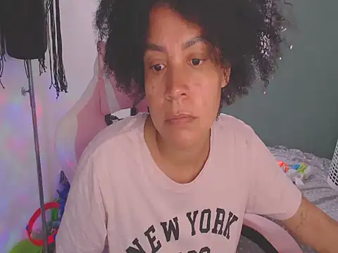 Snapshot of shayna_cute chatting on August 3, 2026, 7:31 pm shayna cute online show from August 3, 2026, 7:31 pm