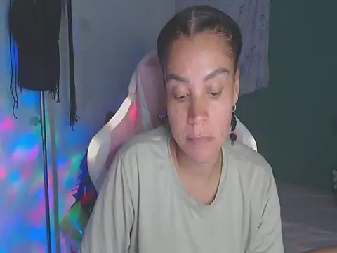 Snapshot of shayna_cute chatting on July 15, 2026, 11:34 pm shayna cute online show from July 15, 2026, 11:34 pm