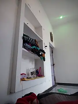 Snapshot of Simmy_hot chatting on December 17, 2025, 4:06 am Simmy hot online show from December 17, 2025, 4:06 am