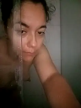 gigi097819 online show from November 4, 2025, 1:26 pm