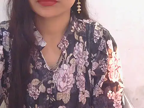 Snapshot of Sneha_lovely01 chatting on December 2, 2025, 6:15 am Sneha lovely01 online show from December 2, 2025, 6:15 am