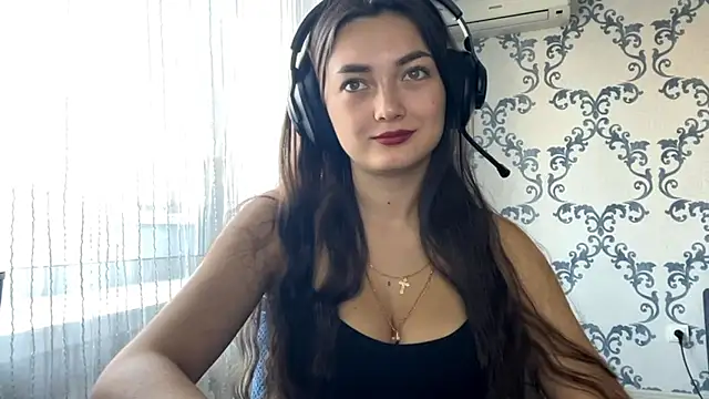 Snapshot of TwotyBright chatting on November 4, 2025, 8:07 am TwotyBright online show from November 4, 2025, 8:07 am