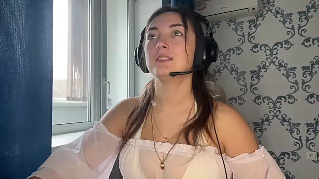 Snapshot of TwotyBright chatting on November 30, 2025, 8:26 am TwotyBright online show from November 30, 2025, 8:26 am