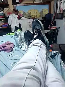 KARNEs24666 online show from November 18, 2025, 8:45 pm