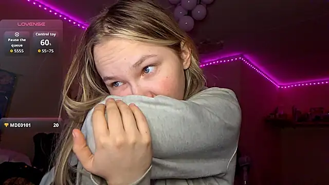 KarinRobertson online show from March 20, 2026, 5:14 pm