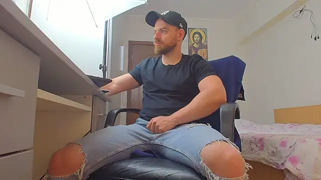 Snapshot of Ryanstone_ chatting on May 13, 2026, 3:24 am Ryanstone online show from May 13, 2026, 3:24 am