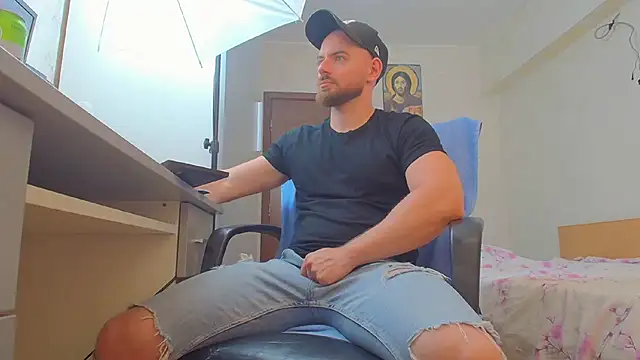 Ryanstone  online show from July 20, 2026, 11:01 am