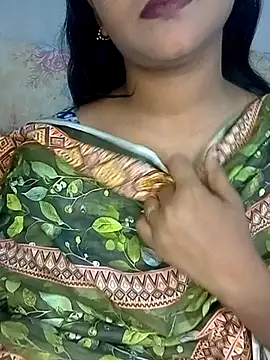 Neha533 online show from May 9, 2026, 6:33 pm