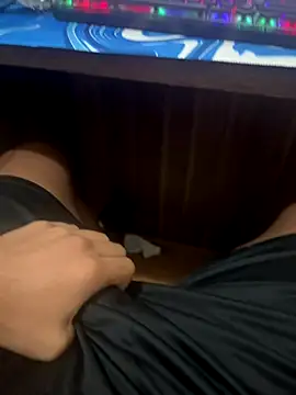 Novinhode18   online show from December 17, 2025, 7:13 am