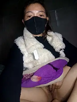 Snapshot of Mami_xxx chatting on November 26, 2025, 11:43 am Mami xxx online show from November 26, 2025, 11:43 am