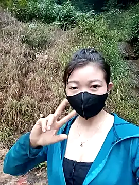 Snapshot of Mami_xxx chatting on December 4, 2025, 12:53 am Mami xxx online show from December 4, 2025, 12:53 am