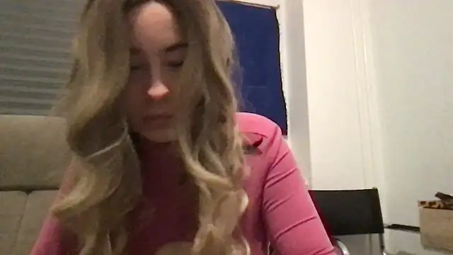 Snapshot of Ameliiya chatting on February 23, 2026, 8:09 pm Ameliiya online show from February 23, 2026, 8:09 pm