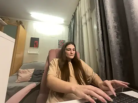 Snapshot of HelgaMun chatting on November 17, 2025, 12:31 pm HelgaMun online show from November 17, 2025, 12:31 pm