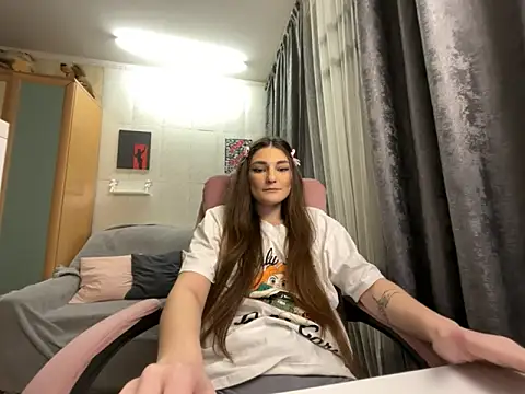 Snapshot of HelgaMun chatting on November 22, 2025, 11:53 am HelgaMun online show from November 22, 2025, 11:53 am