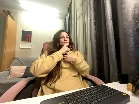 Snapshot of HelgaMun chatting on November 8, 2025, 2:31 pm HelgaMun online show from November 8, 2025, 2:31 pm